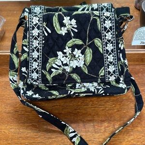 Ver Bradley black and white floral quilted cross body